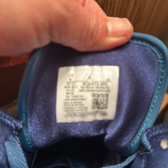 Air Jordan 1 Mid size 6 - new - Picture 4 of 4